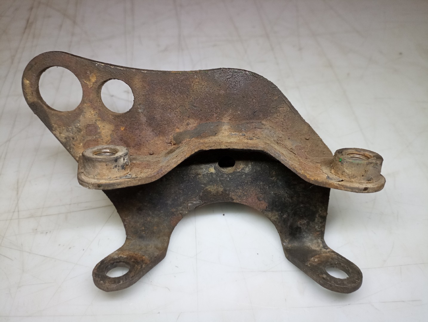 Suporte de apoio de caixa VOLKSWAGEN POLO (6N1) | 94 - 99 Imagem-1