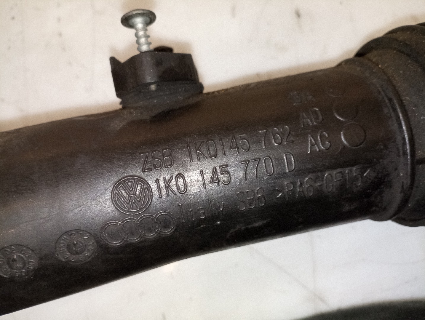 Tubagem do Intercooler VOLKSWAGEN GOLF V (1K1) | 03 - 09 Imagem-3