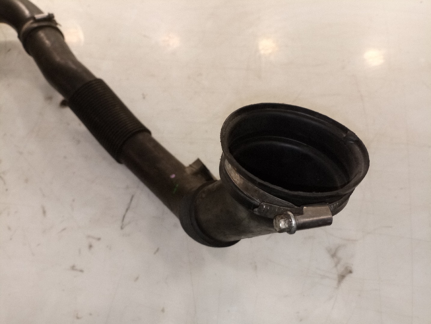 Tubagem do Intercooler OPEL CORSA D (S07) | 06 - 14 Imagem-4