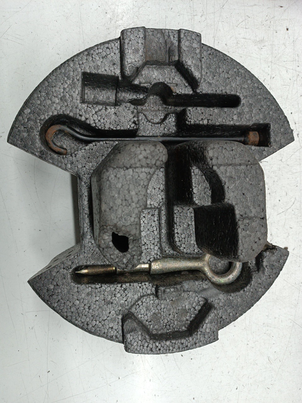Kit pneu suplente PEUGEOT 406 (8B) | 95 - 05 Imagem-2