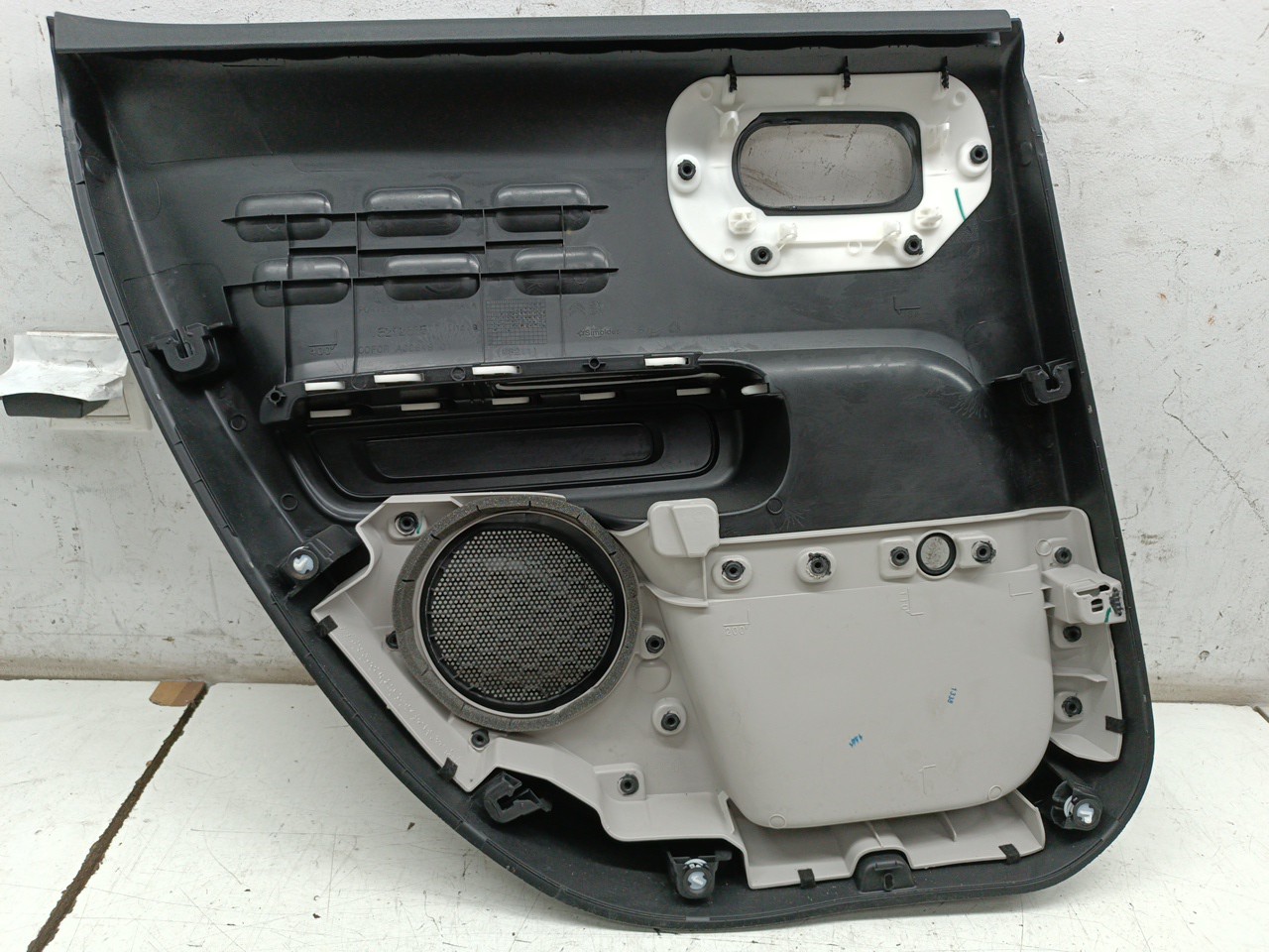 Quartela de porta trás direita CITROEN C3 III (SX) | 16 - 