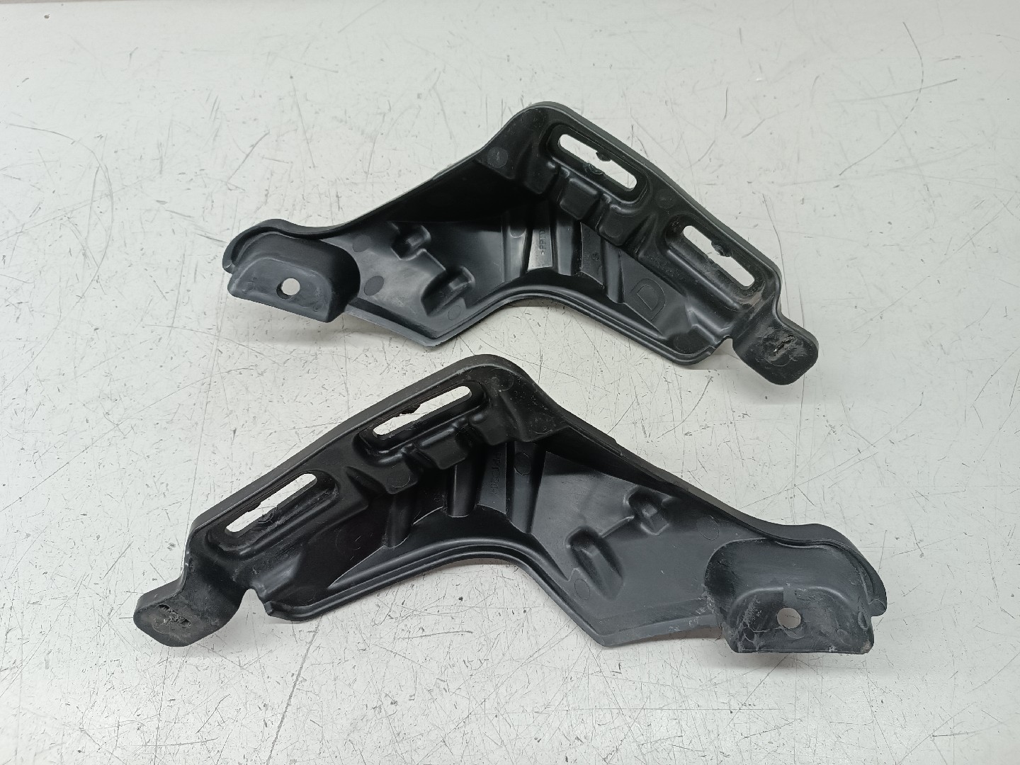 Suporte de montagem guarda lamas CITROEN C3 III (SX) | 16 -  Imagem-2