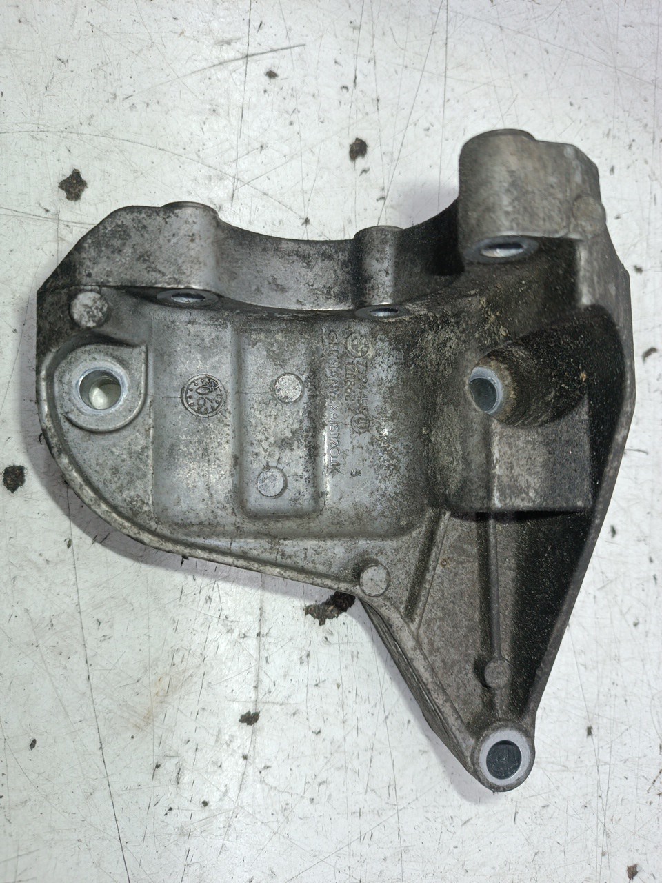 Suporte bomba de direção BMW 1 (E87) | 03 - 13