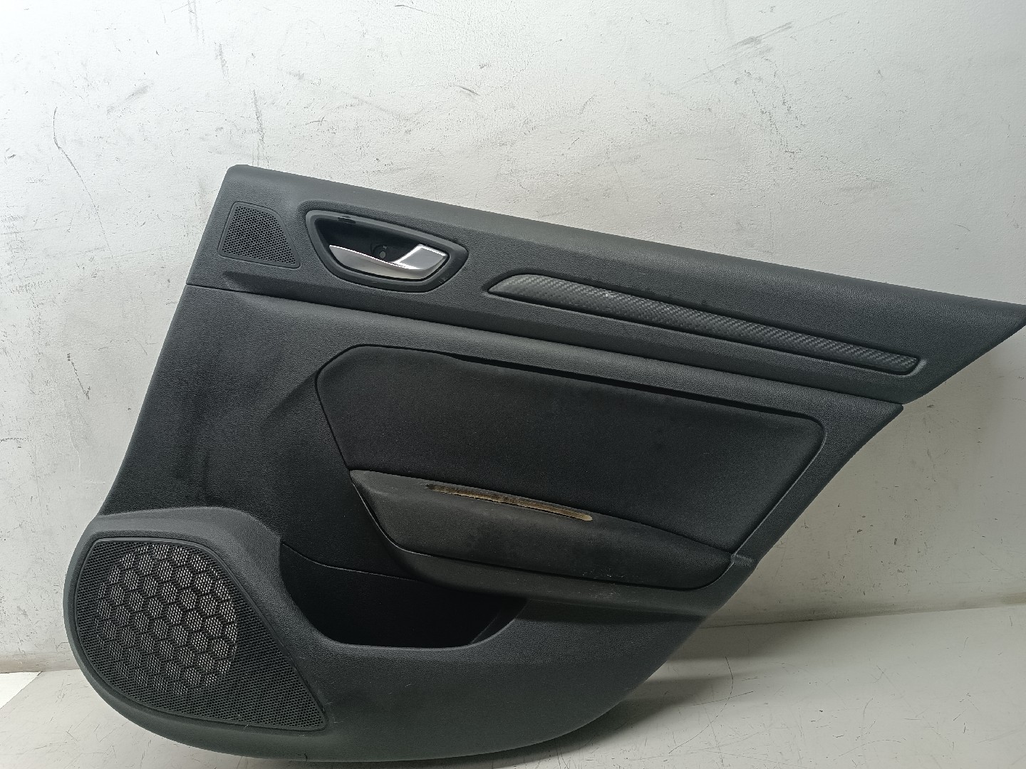 Quartela de porta trás direita RENAULT MEGANE IV Sporter (K9A/M/N_) | 16 - 