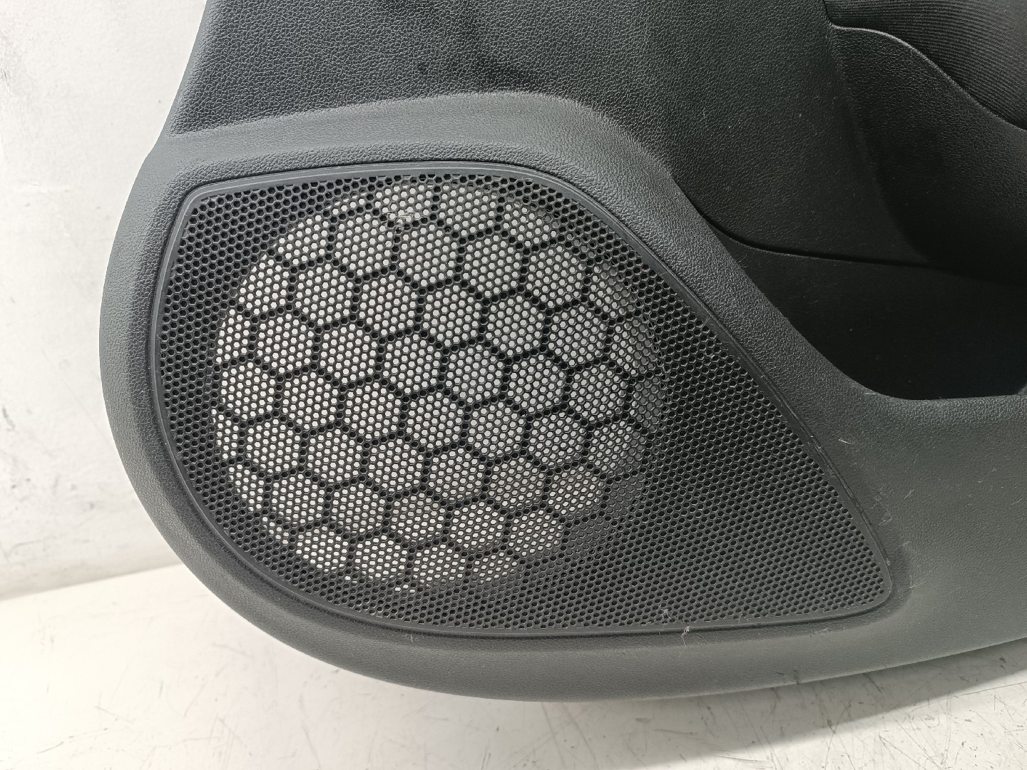 Quartela de porta trás direita RENAULT MEGANE IV Sporter (K9A/M/N_) | 16 -  Imagem-1