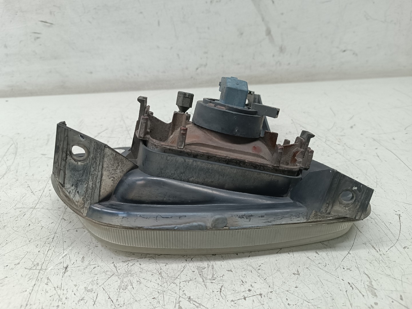 Farol de Nevoeiro PEUGEOT 106 II (1A_, 1C_) | 96 - 05 Imagem-4