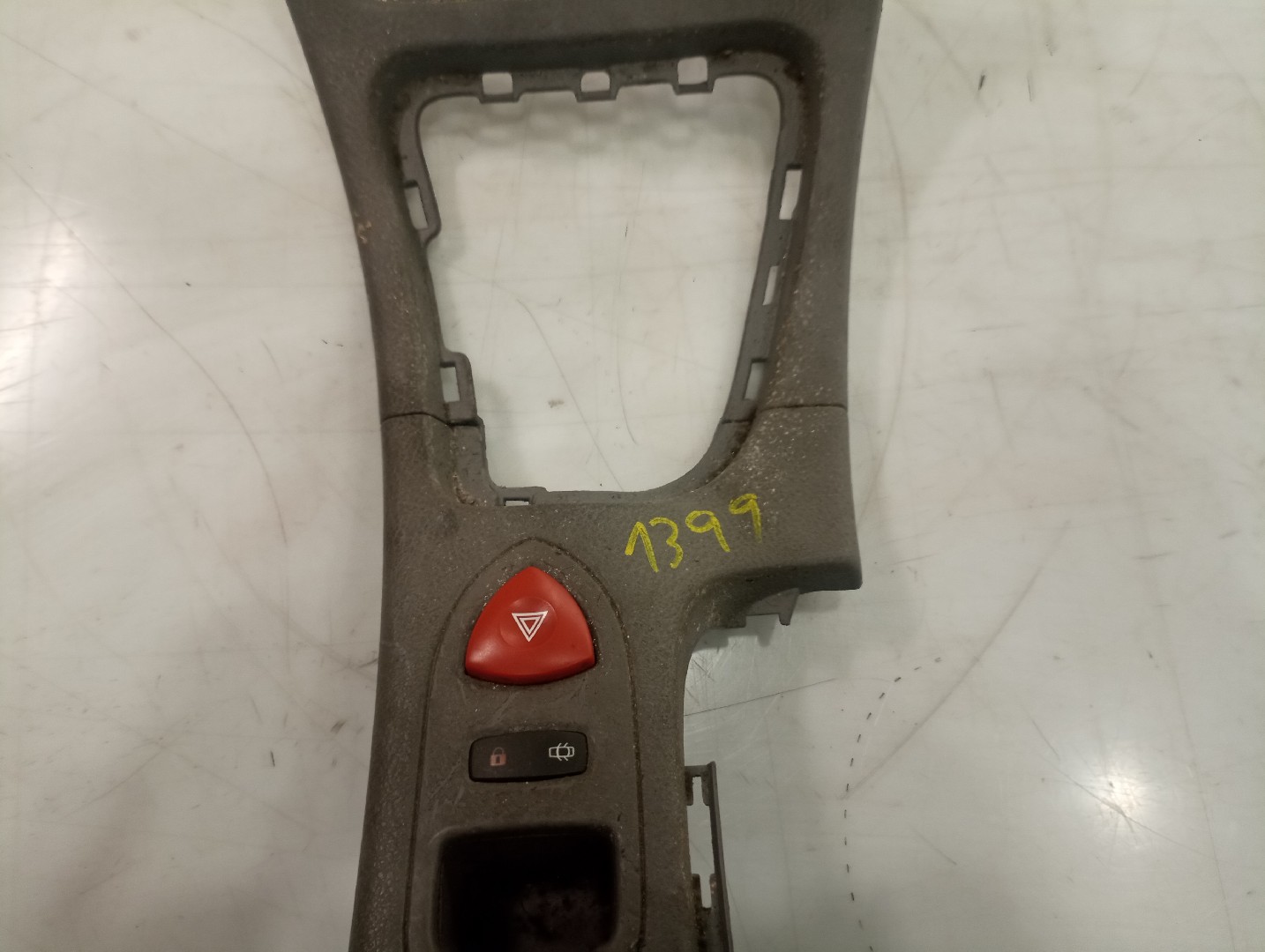 Moldura de consola central RENAULT LAGUNA II (BG0/1_) | 01 - 07 Imagem-2