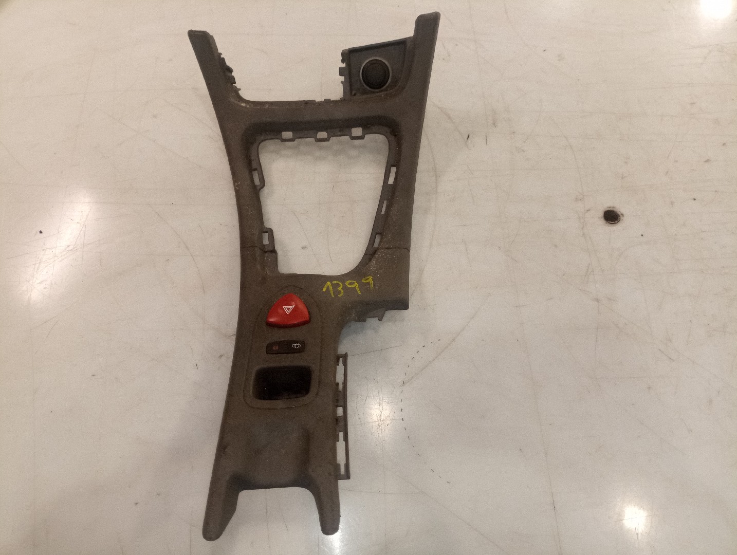 Moldura de consola central RENAULT LAGUNA II (BG0/1_) | 01 - 07