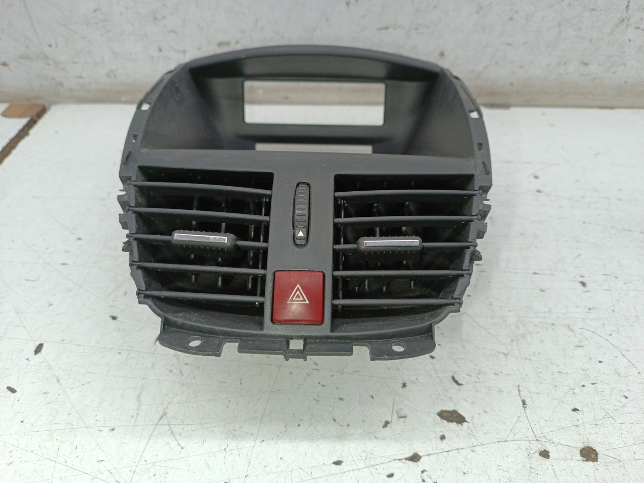 Difusor de ar central PEUGEOT 207 (WA_, WC_) | 06 - 15 Imagem-8