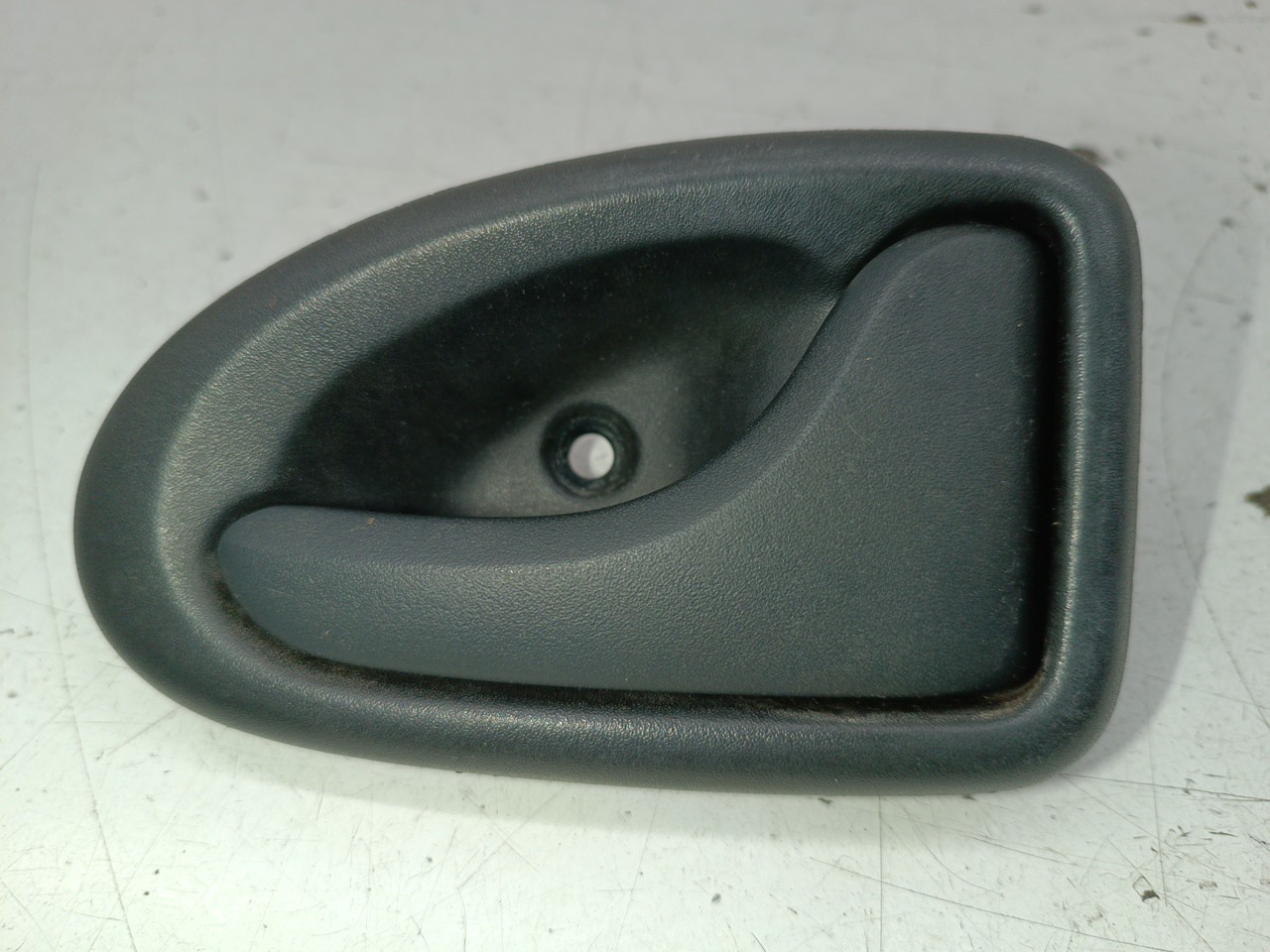 Puxador interior de porta traseira direita RENAULT MEGANE I Classic (LA0/1_) | 96 - 08 Imagem-4
