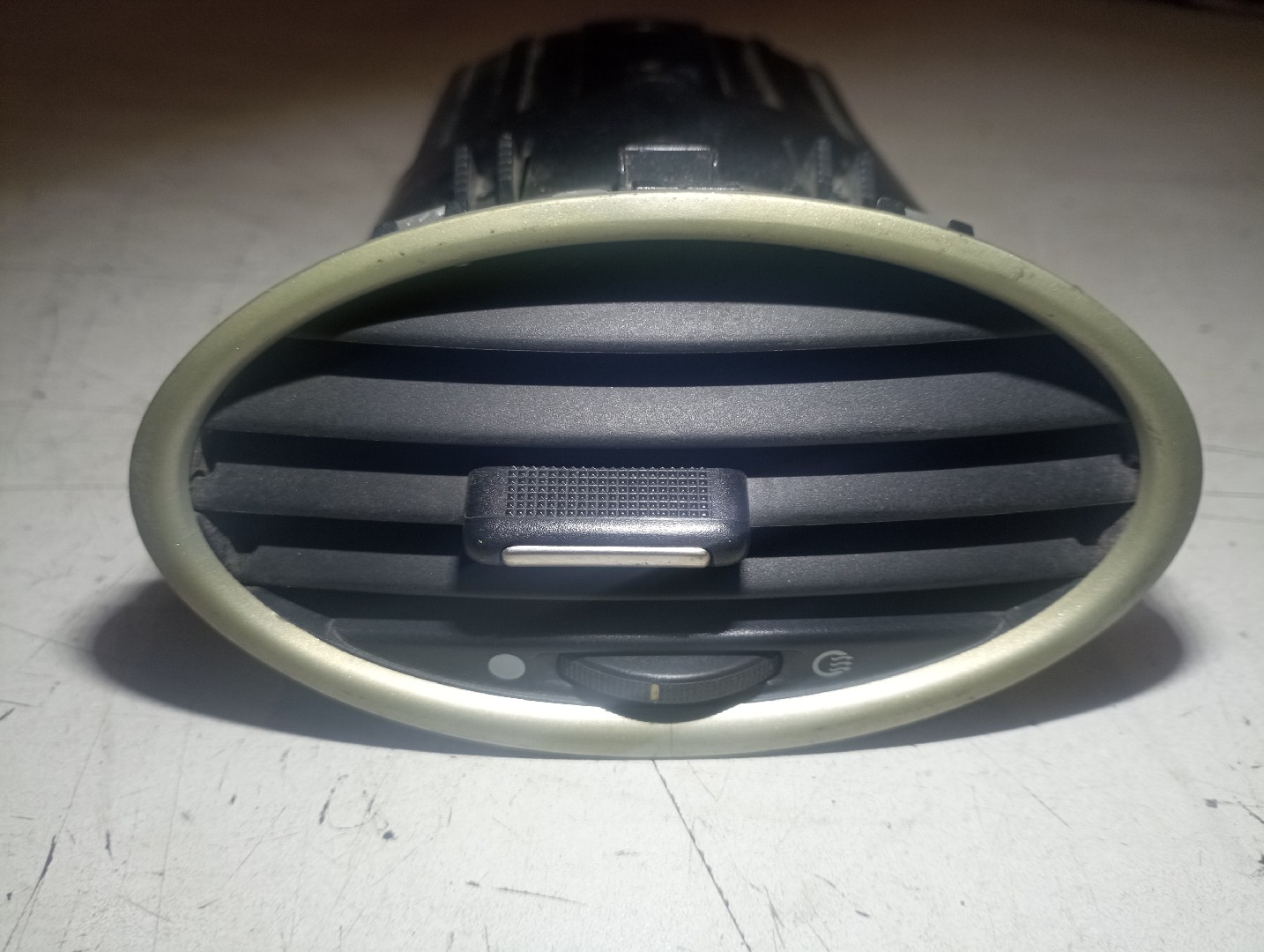 Difusor de ar FORD FOCUS II (DA_, HCP, DP) | 04 - 13 Imagem-2
