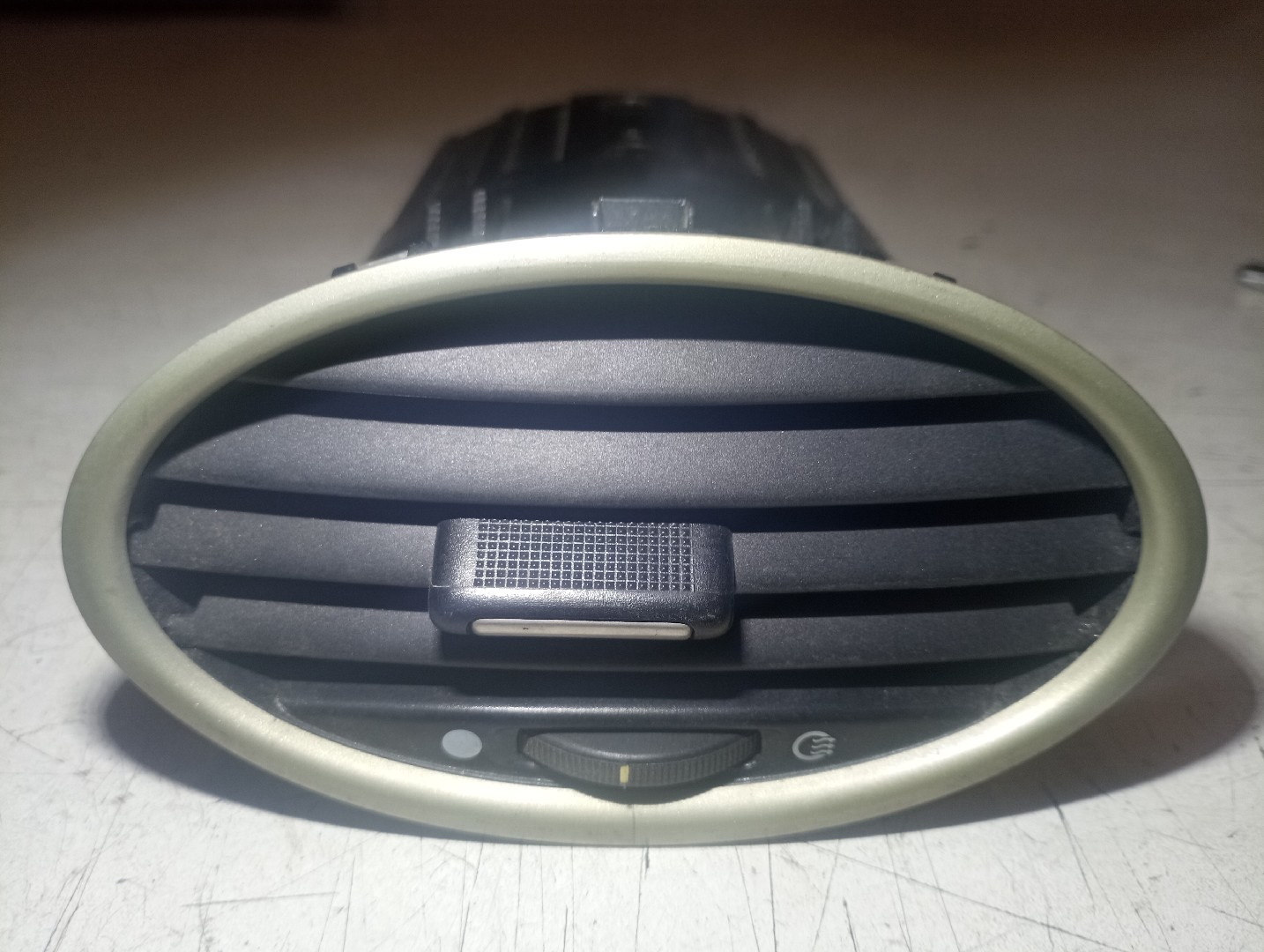 Difusor de ar FORD FOCUS II (DA_, HCP, DP) | 04 - 13 Imagem-2