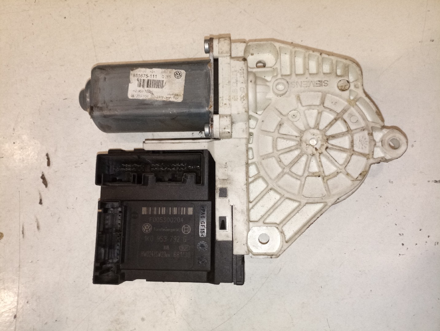 Motor de vidro frente direito VOLKSWAGEN GOLF V (1K1) | 03 - 09 Imagem-2