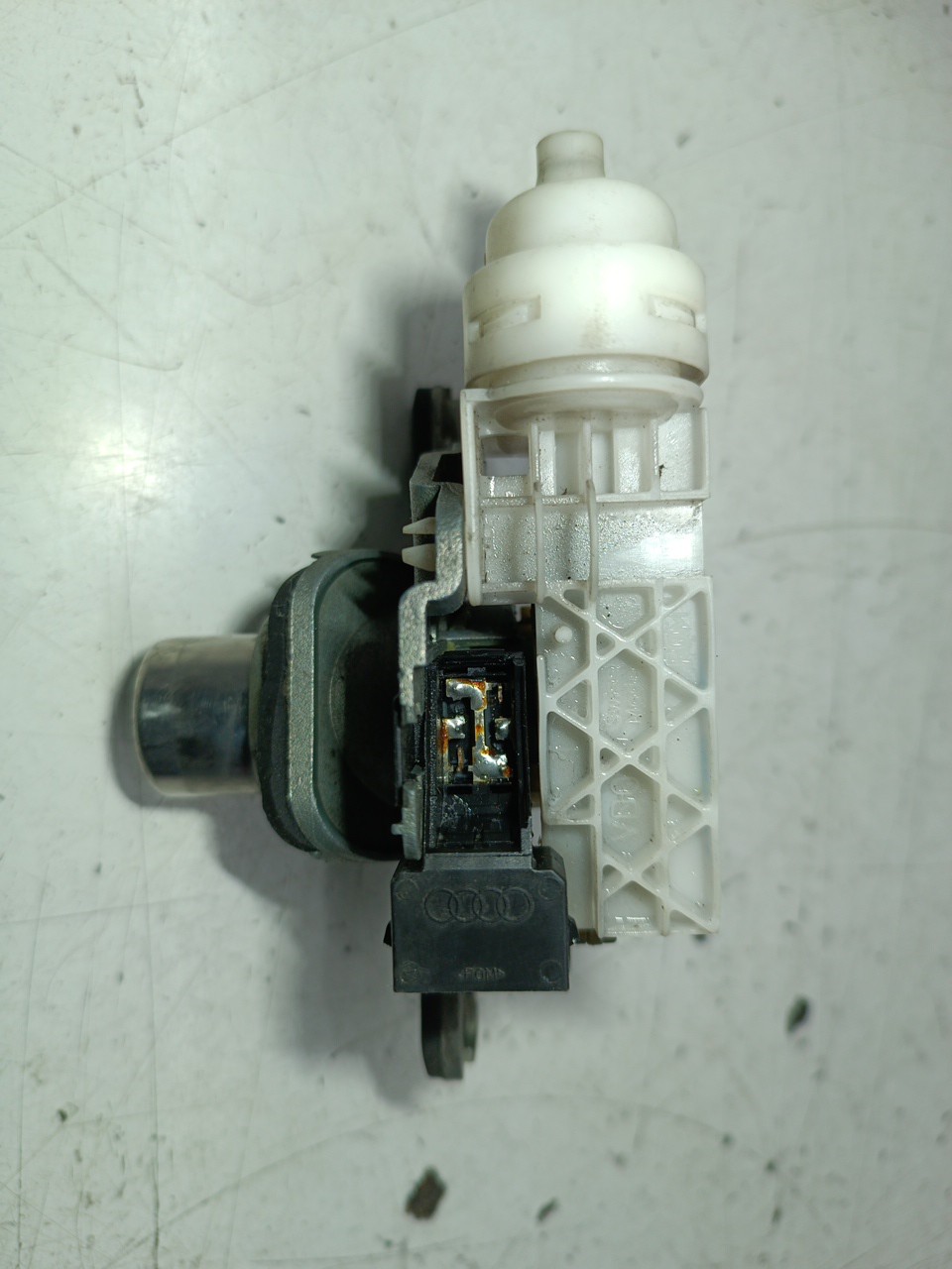 Canhão da porta de mala AUDI A4 (8D2, B5) | 94 - 01