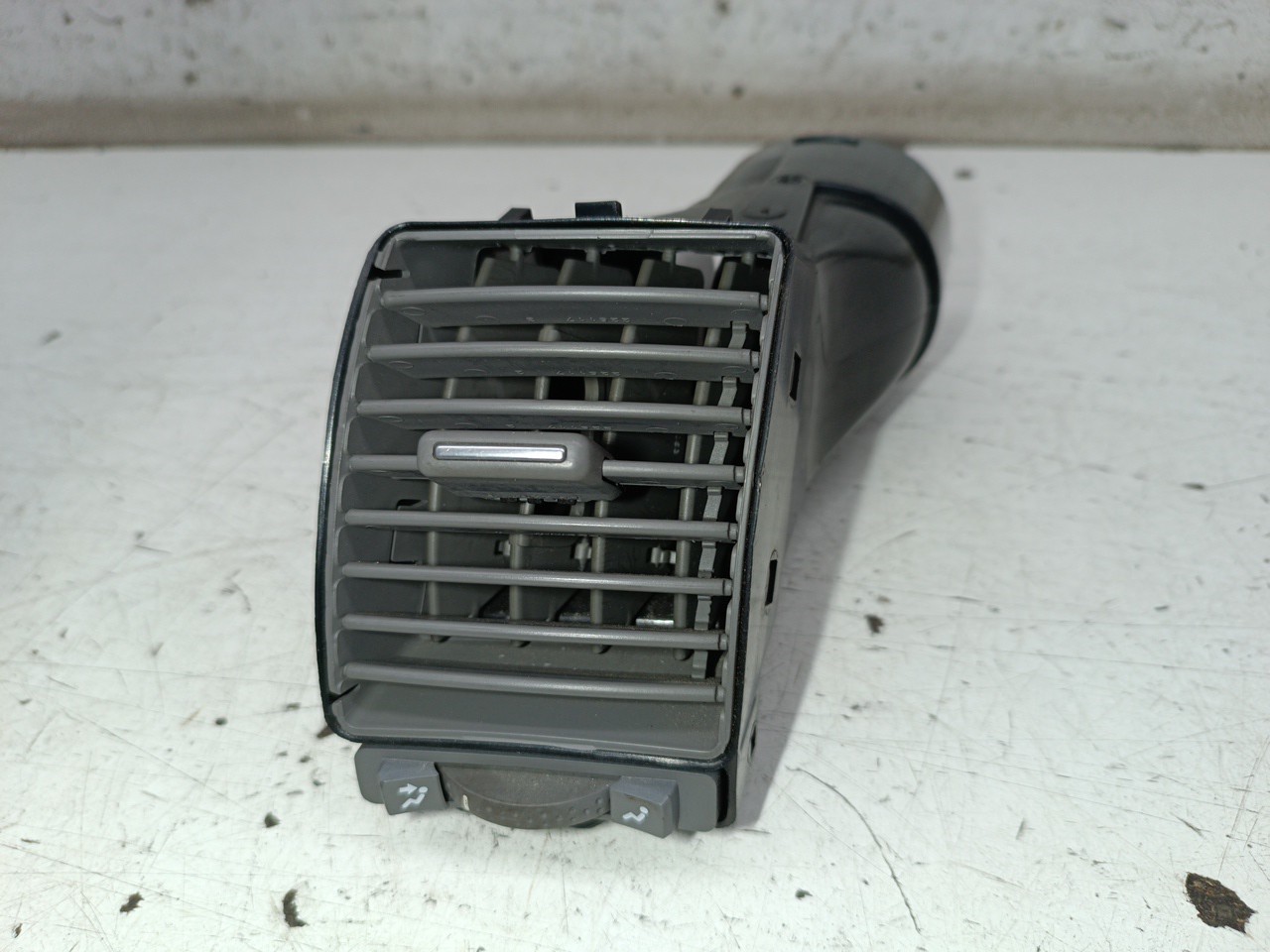Difusor de ar esquerdo RENAULT LAGUNA II (BG0/1_) | 01 - 07 Imagem-7