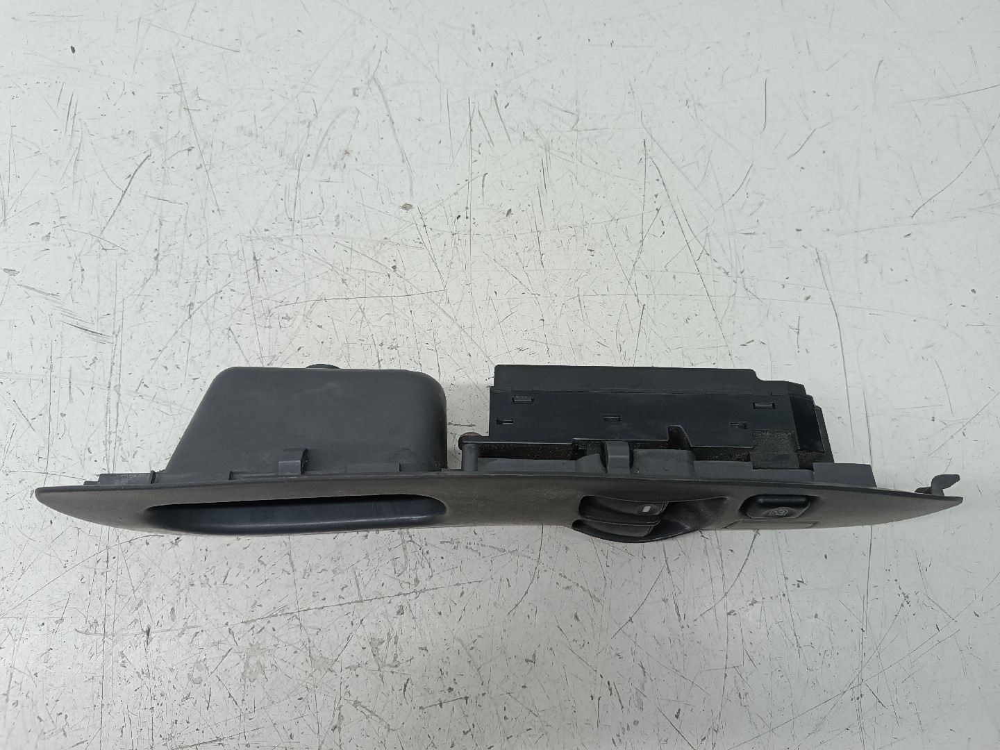 Comutador de vidro frente esquerdo MITSUBISHI COLT V (CJ_, CP_) | 95 - 04 Imagem-1