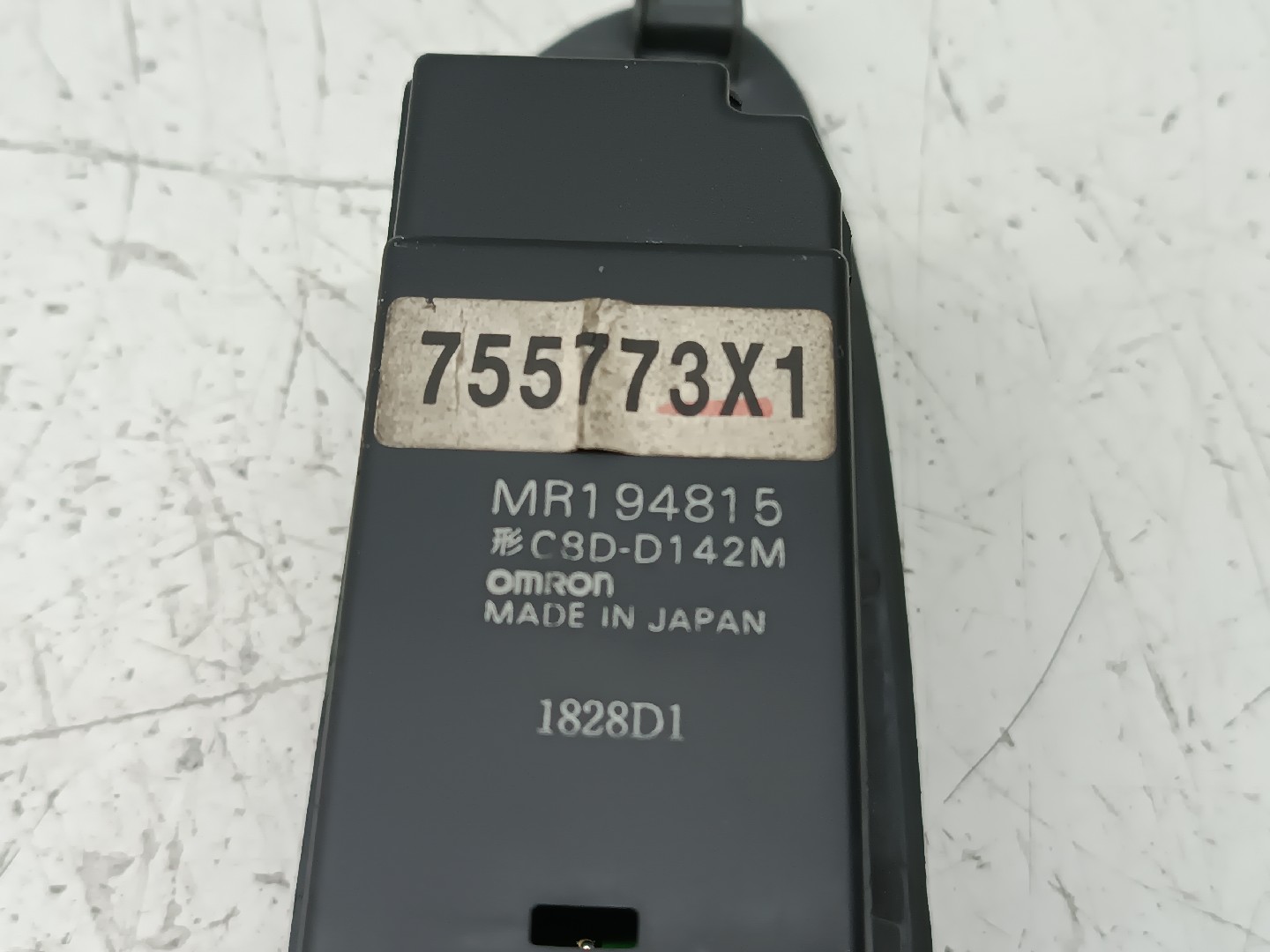 Comutador de vidro frente esquerdo MITSUBISHI COLT V (CJ_, CP_) | 95 - 04 Imagem-3