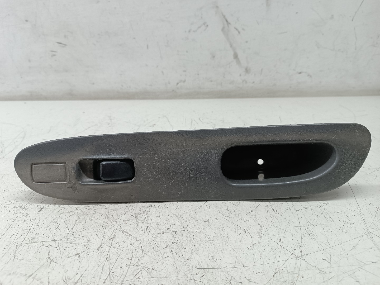Comutador de vidro frente direito MITSUBISHI COLT V (CJ_, CP_) | 95 - 04
