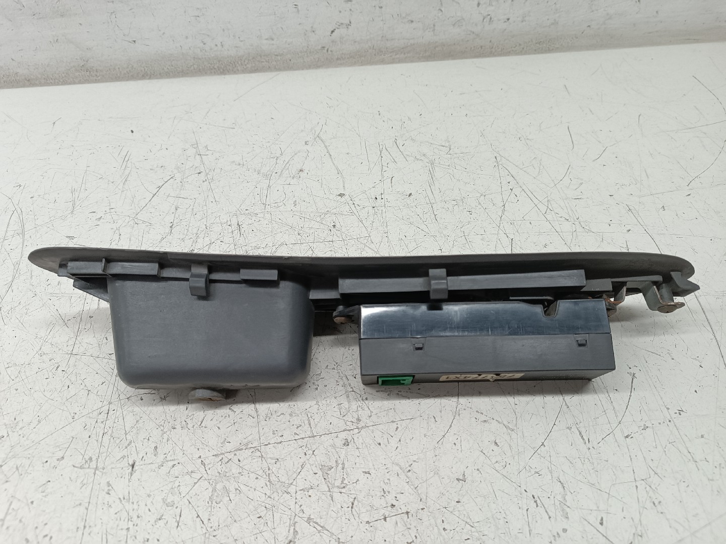Comutador de vidro frente direito MITSUBISHI COLT V (CJ_, CP_) | 95 - 04 Imagem-1