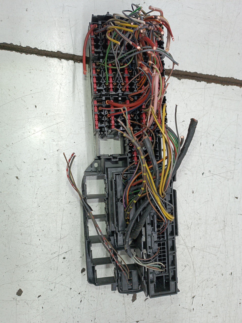 Caixa de fusíveis e relés MERCEDES-BENZ C-CLASS (W202) | 93 - 00 Imagem-2