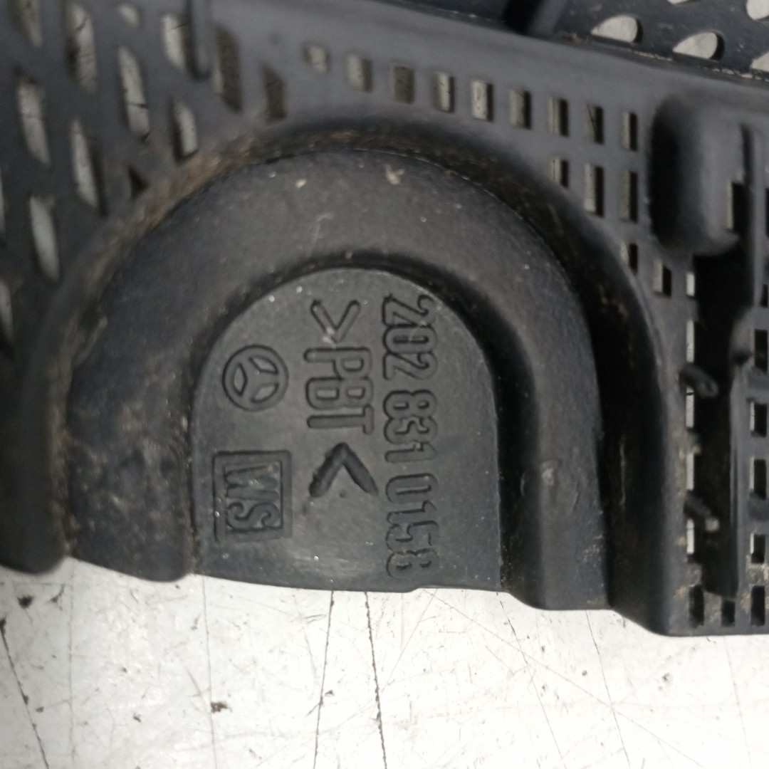 Grelha de torpedo MERCEDES-BENZ C-CLASS (W202) | 93 - 00 Imagem-2