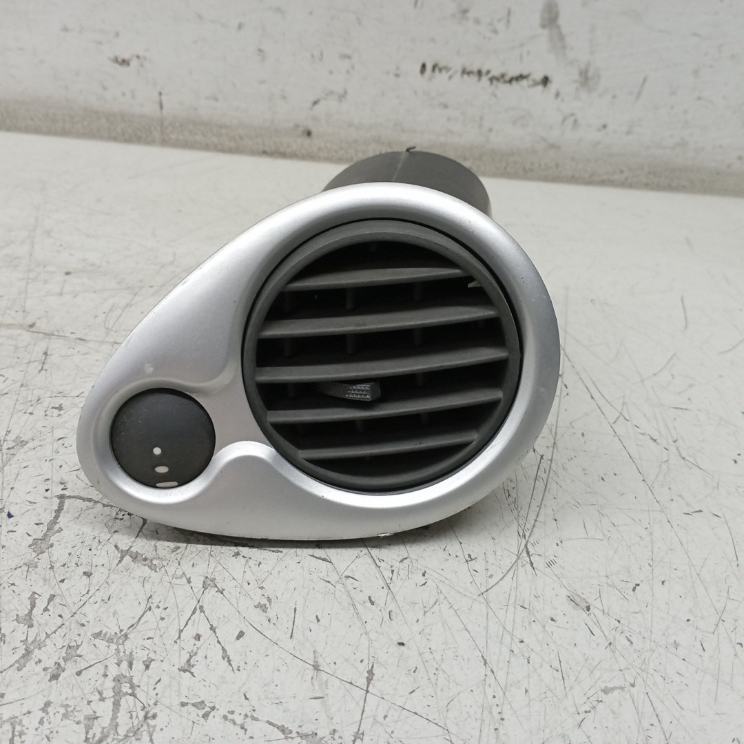 Difusor de ar direito RENAULT CLIO III (BR0/1, CR0/1) | 05 - 
