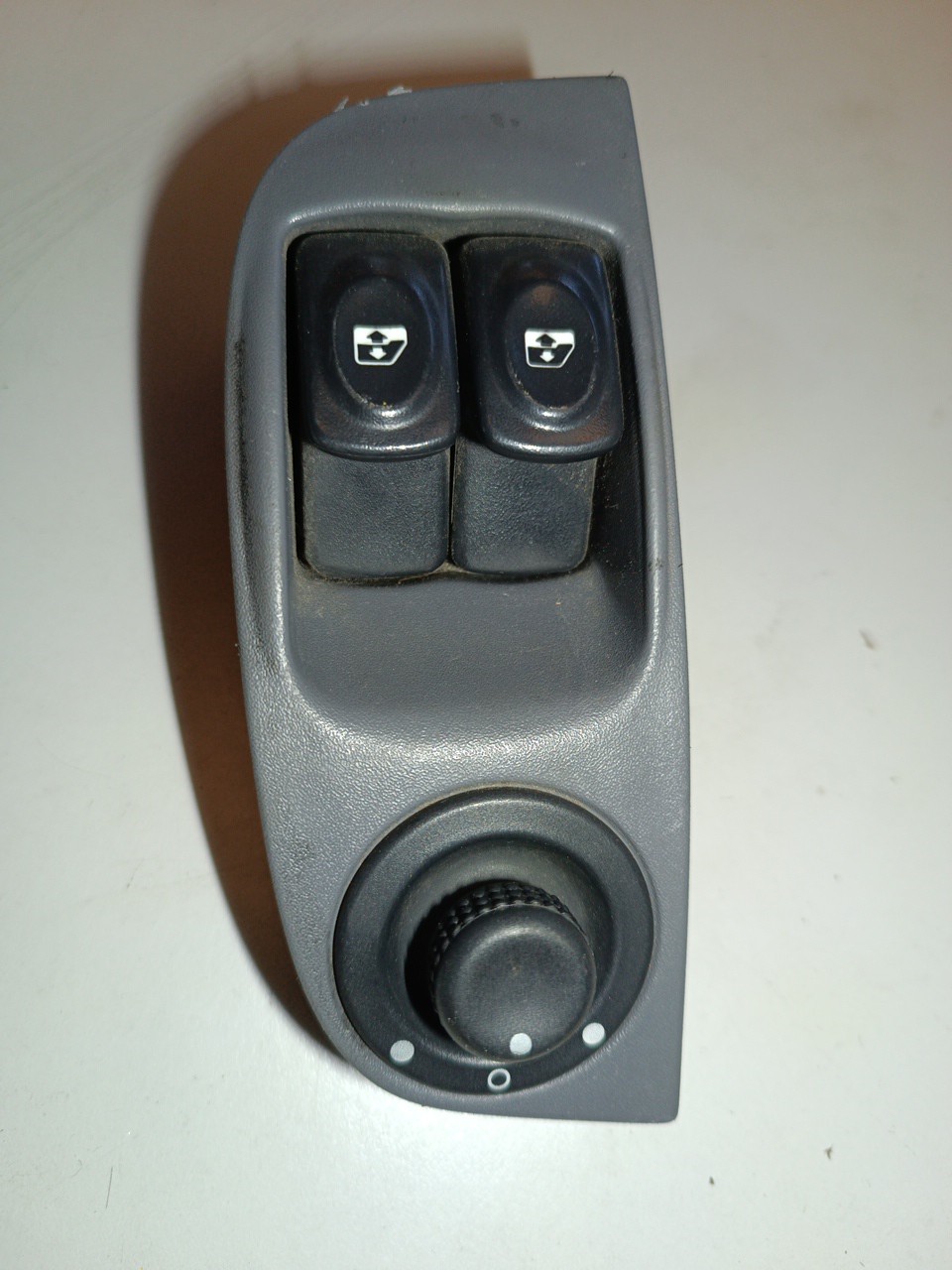 Comutador de vidro frente esquerdo RENAULT MEGANE I (BA0/1_) | 95 - 04 Imagem-4