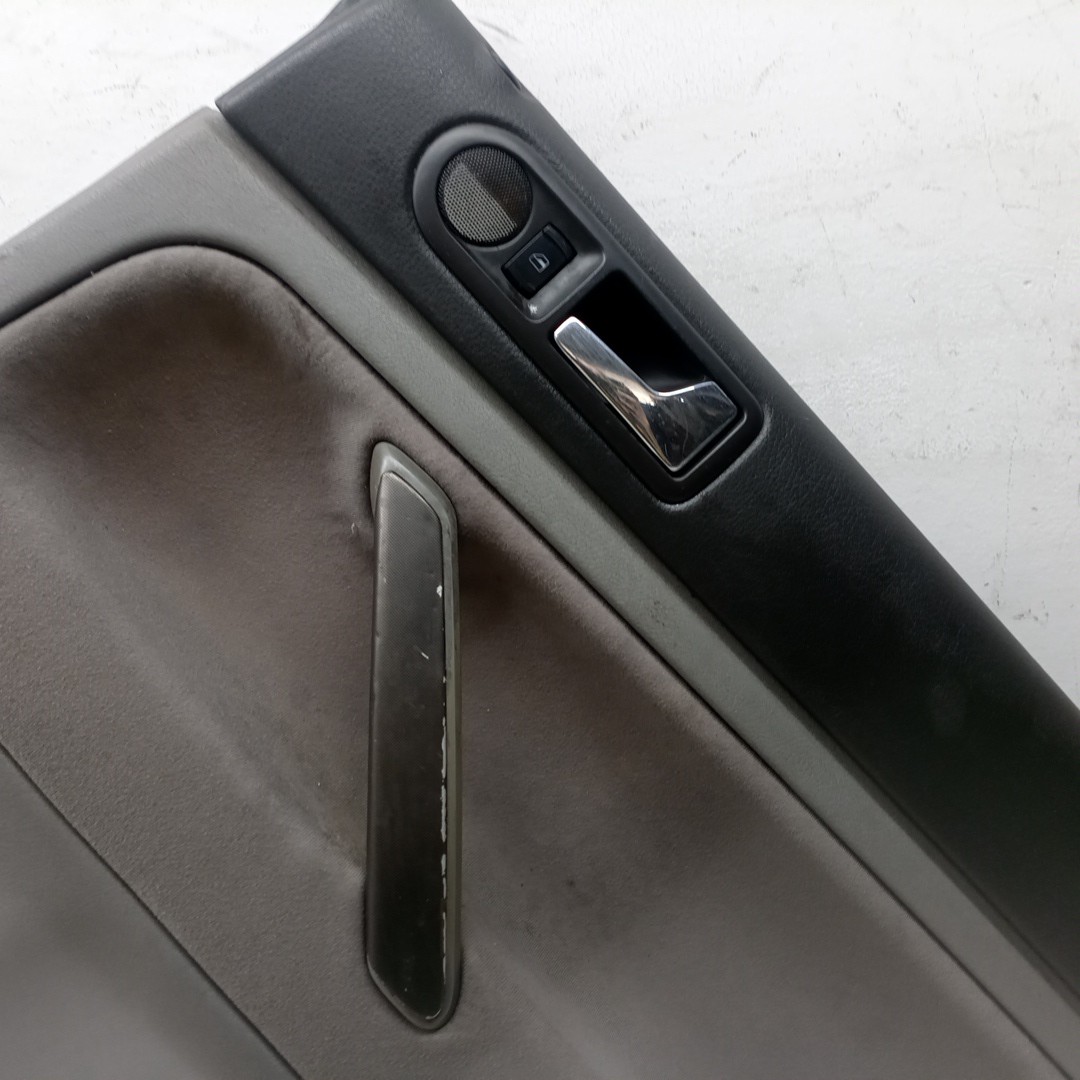 Quartela de porta trás direita VOLKSWAGEN PASSAT Variant (3B6) | 00 - 05 Imagem-1