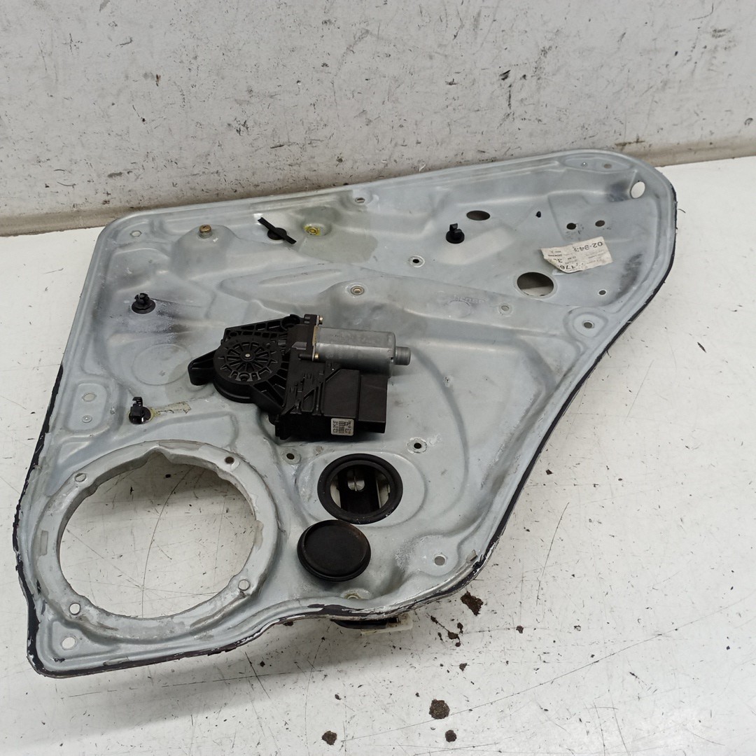 Motor e elevador de vidro trás direito VOLKSWAGEN PASSAT Variant (3B6) | 00 - 05
