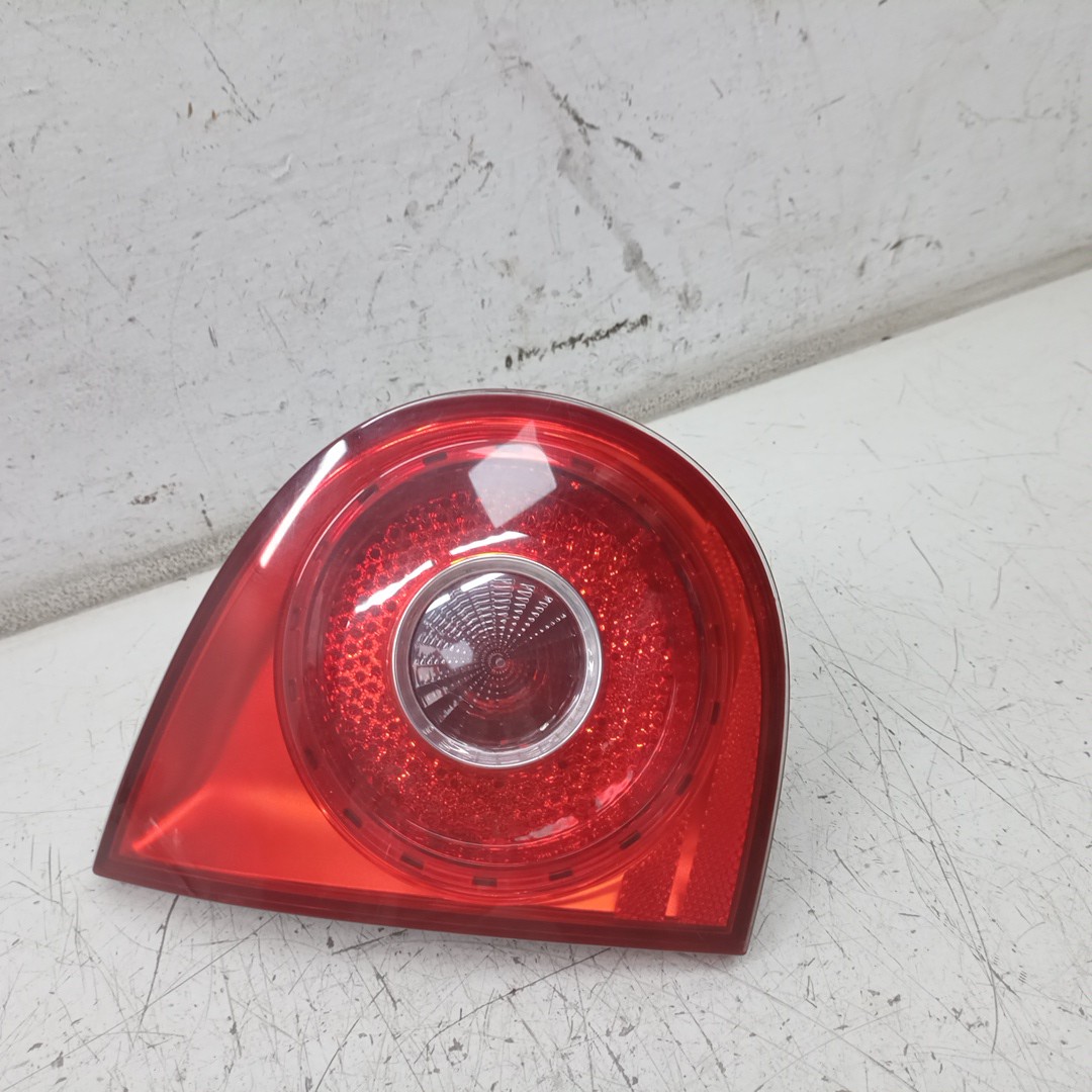 Farolim da Mala Esquerdo VOLKSWAGEN GOLF V (1K1) | 03 - 09