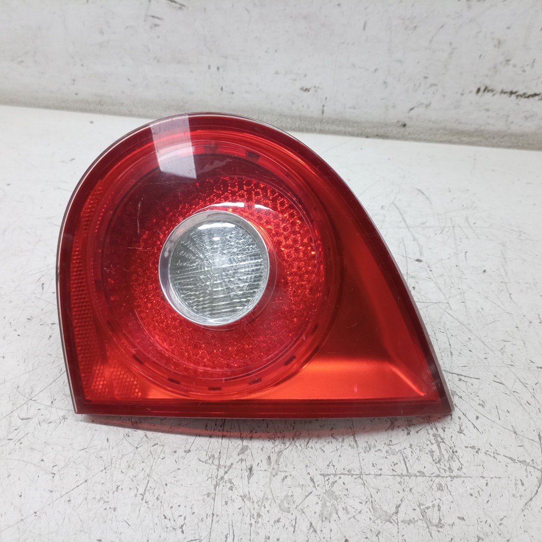 Farolim da Mala Direito VOLKSWAGEN GOLF V (1K1) | 03 - 09