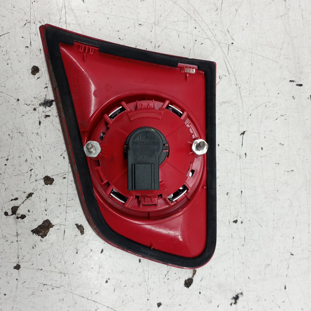 Farolim da Mala Esquerdo VOLKSWAGEN PASSAT Variant (3C5) | 05 - 11 Imagem-3