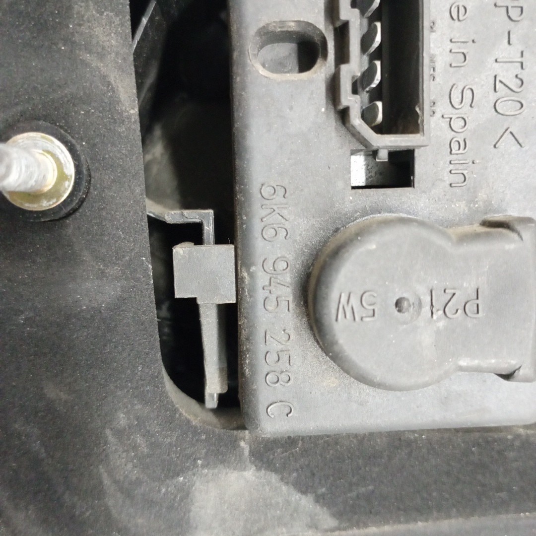 Farolim da Mala Direito SEAT IBIZA II (6K1) | 93 - 02 Imagem-2