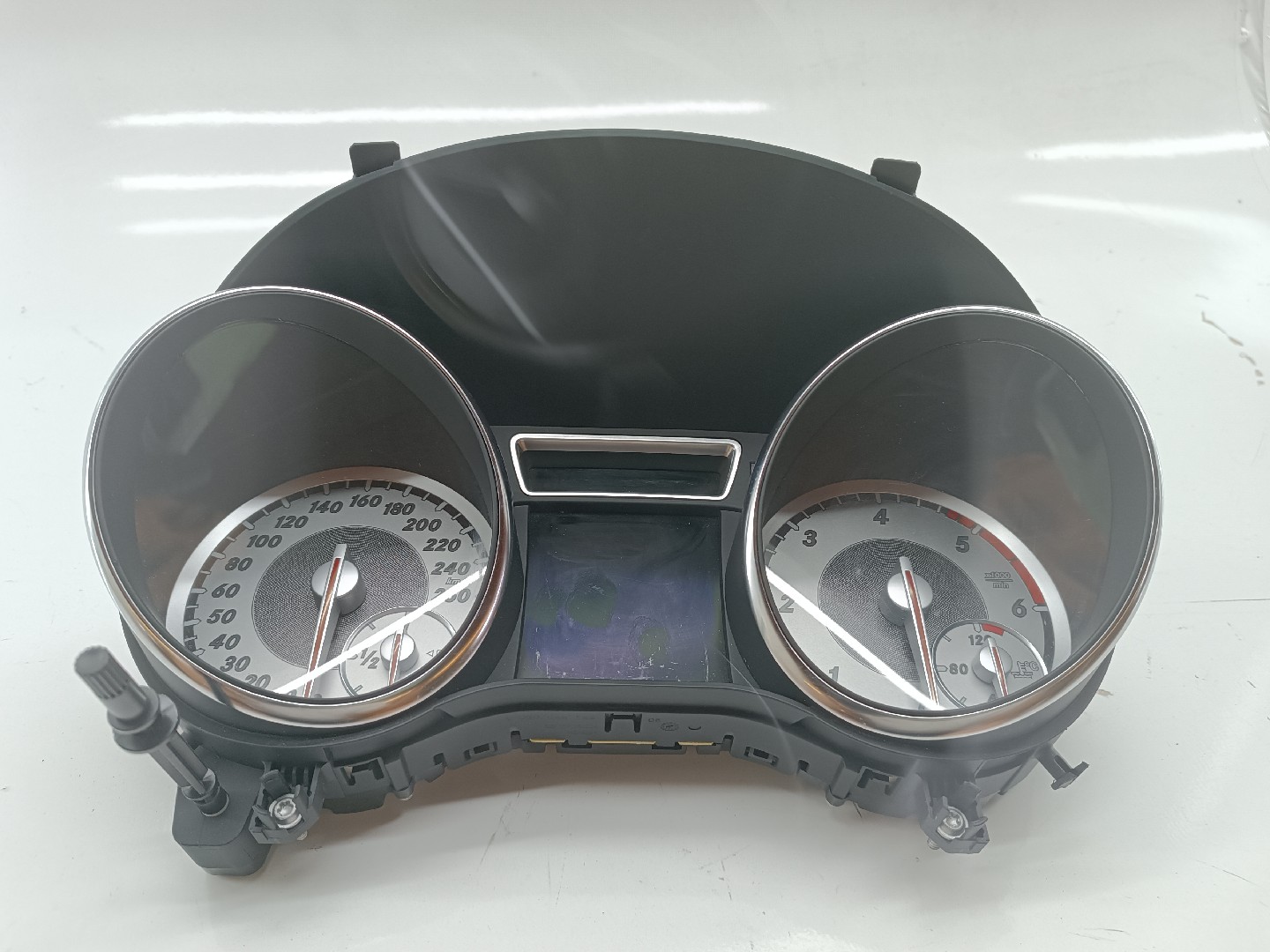 Quadrante MERCEDES-BENZ CLA Shooting Brake (X117) | 15 - 19 Imagem-5