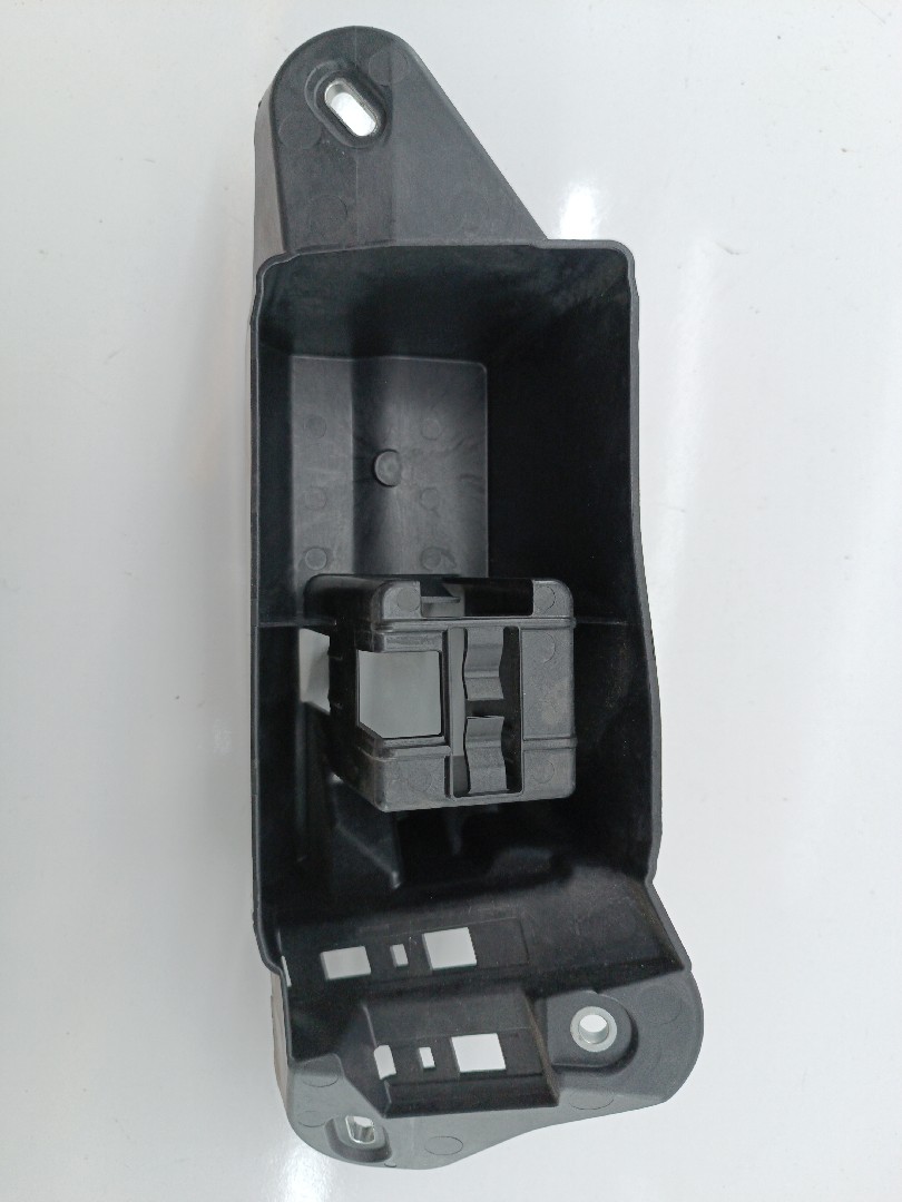 Caixa de bateria MERCEDES-BENZ CLA Shooting Brake (X117) | 15 - 19 Imagem-4