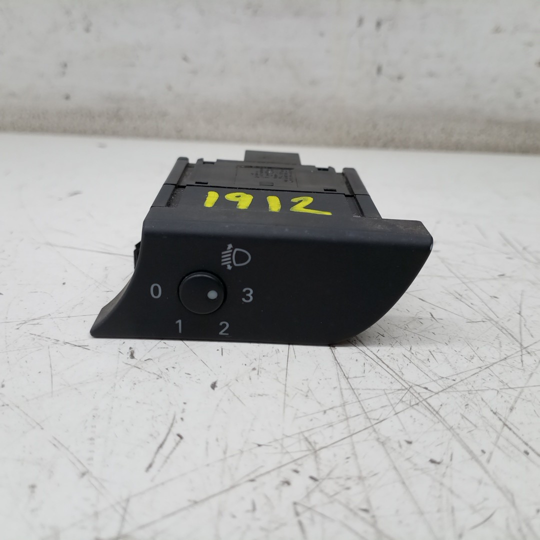 Regulador de luzes SEAT EXEO ST (3R5) | 09 - 13