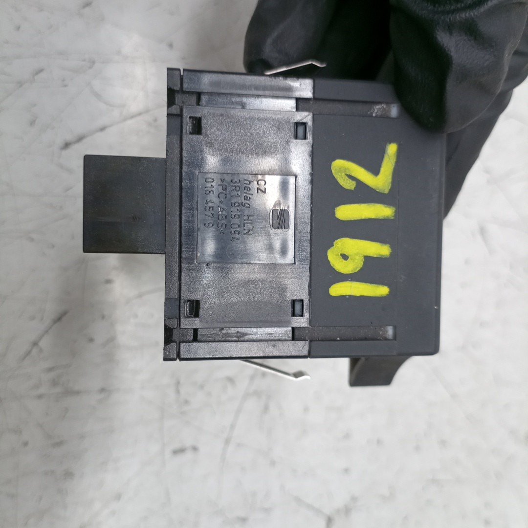 Regulador de luzes SEAT EXEO ST (3R5) | 09 - 13 Imagem-3