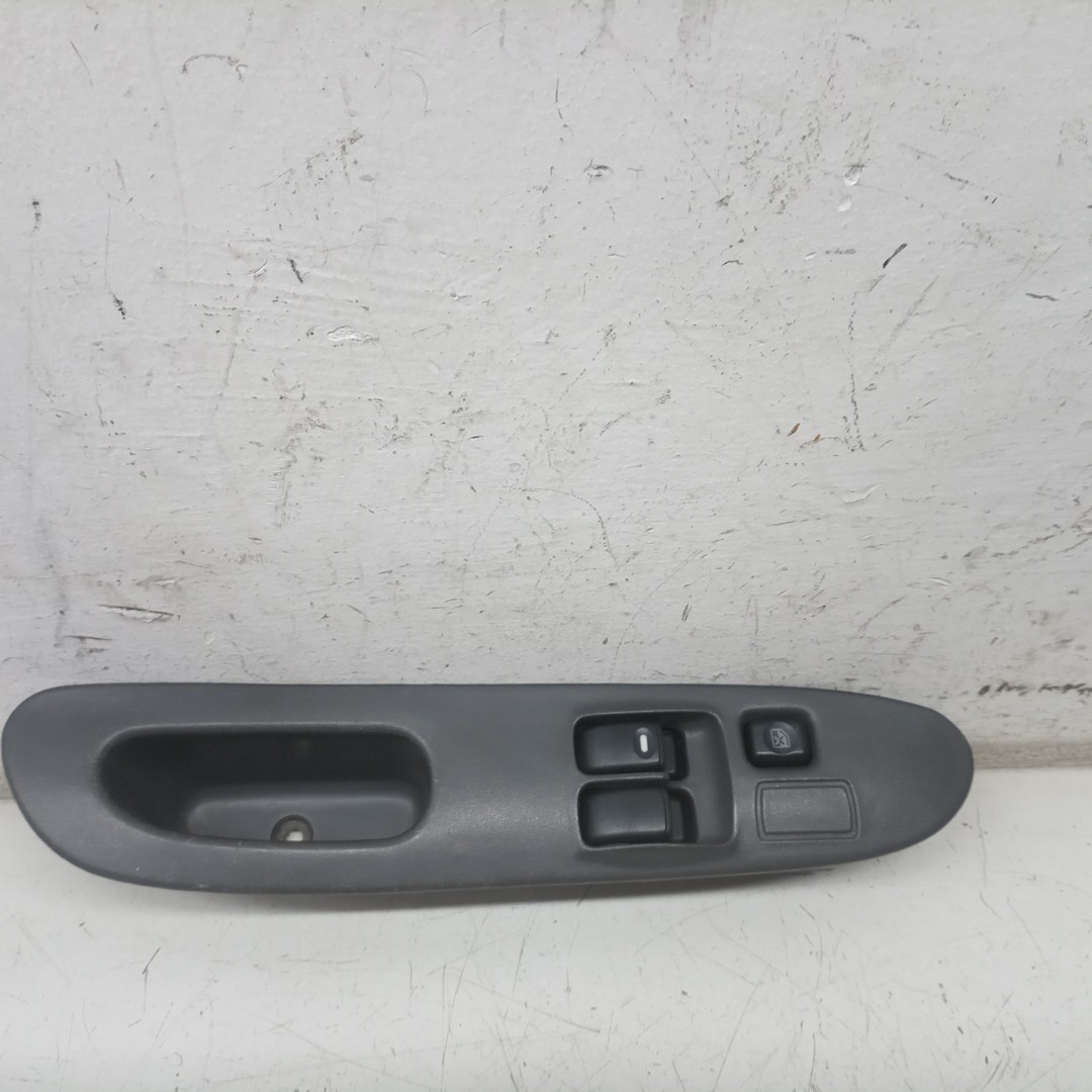 Comutador de vidro frente esquerdo MITSUBISHI COLT V (CJ_, CP_) | 95 - 04 Imagem-4