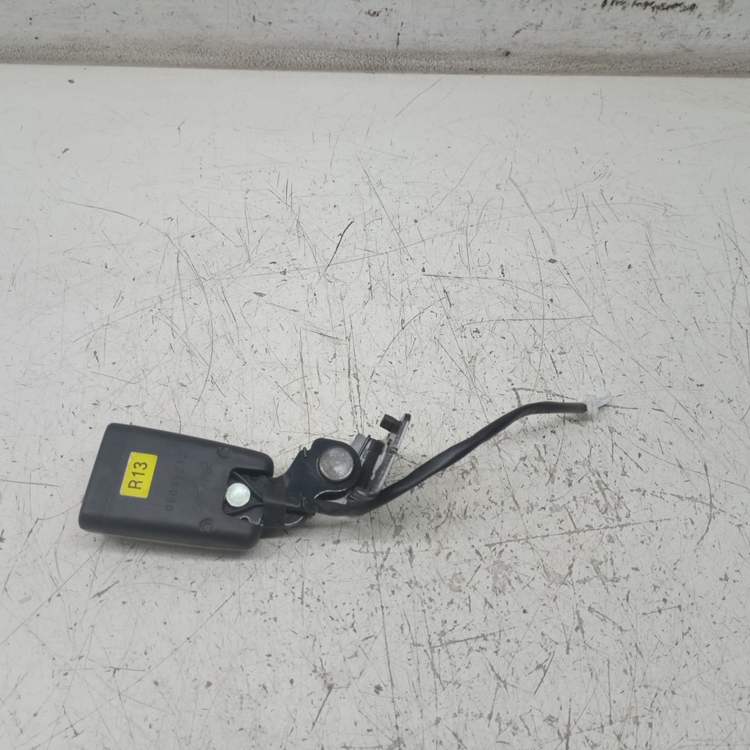 Encaixe cinto traseiro HYUNDAI i30 Combi (FD) | 07 - 12