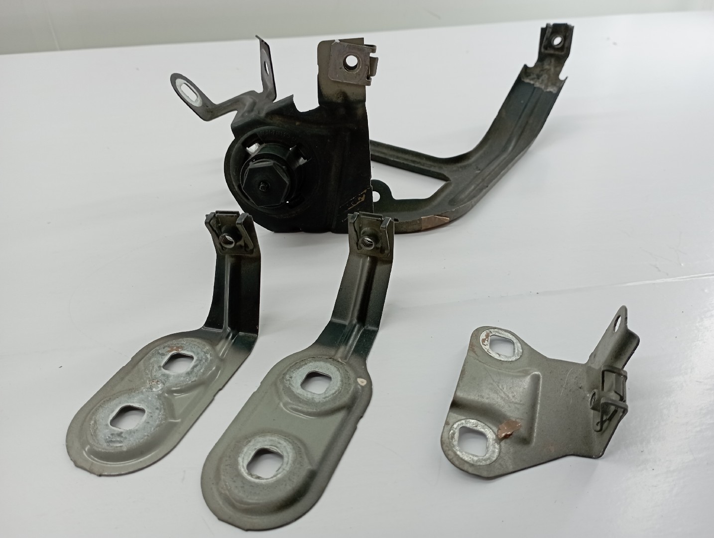 Suporte de montagem guarda lamas BMW 5 (F10) | 09 - 16 Imagem-1