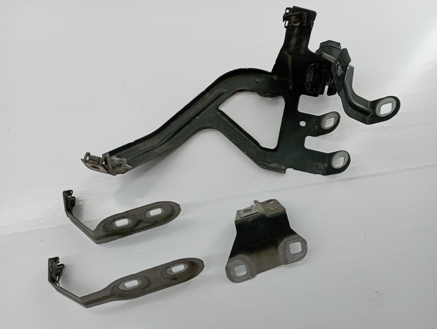 Suporte de montagem guarda lamas BMW 5 (F10) | 09 - 16 Imagem-2