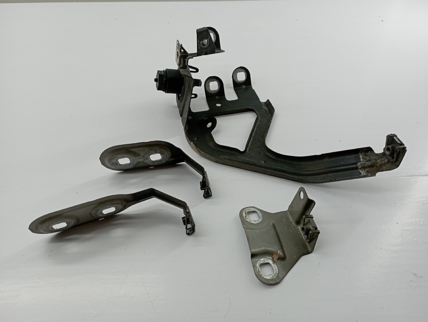 Suporte de montagem guarda lamas BMW 5 (F10) | 09 - 16 Imagem-3