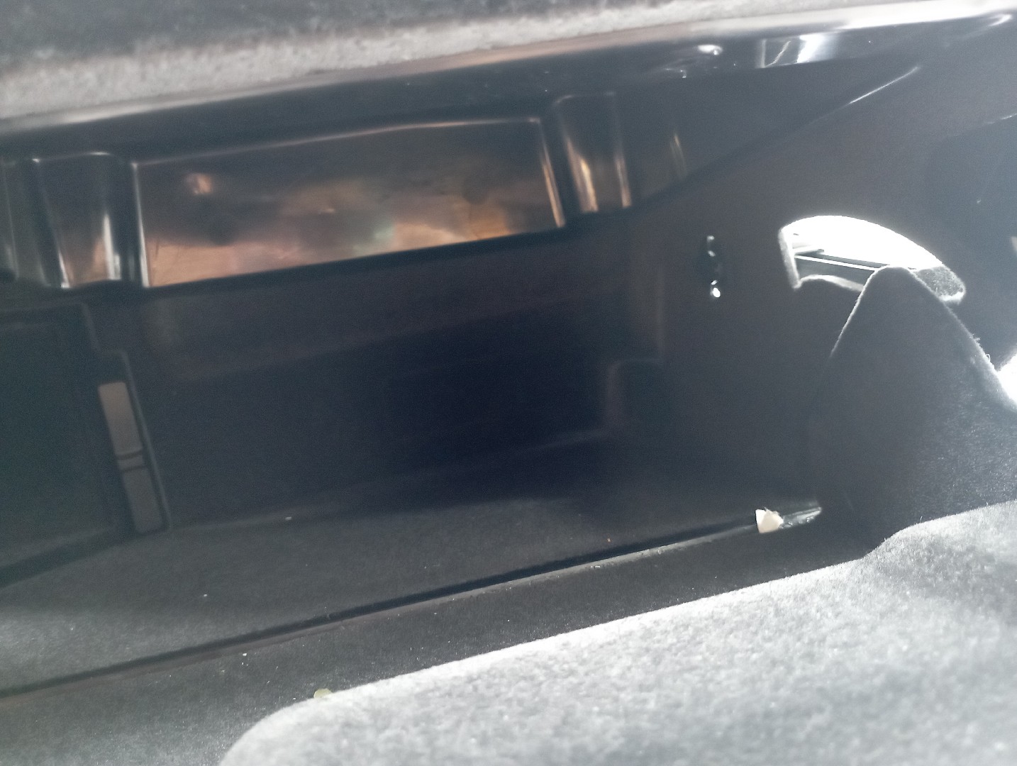 Porta luvas BMW 5 (F10) | 09 - 16 Imagem-7
