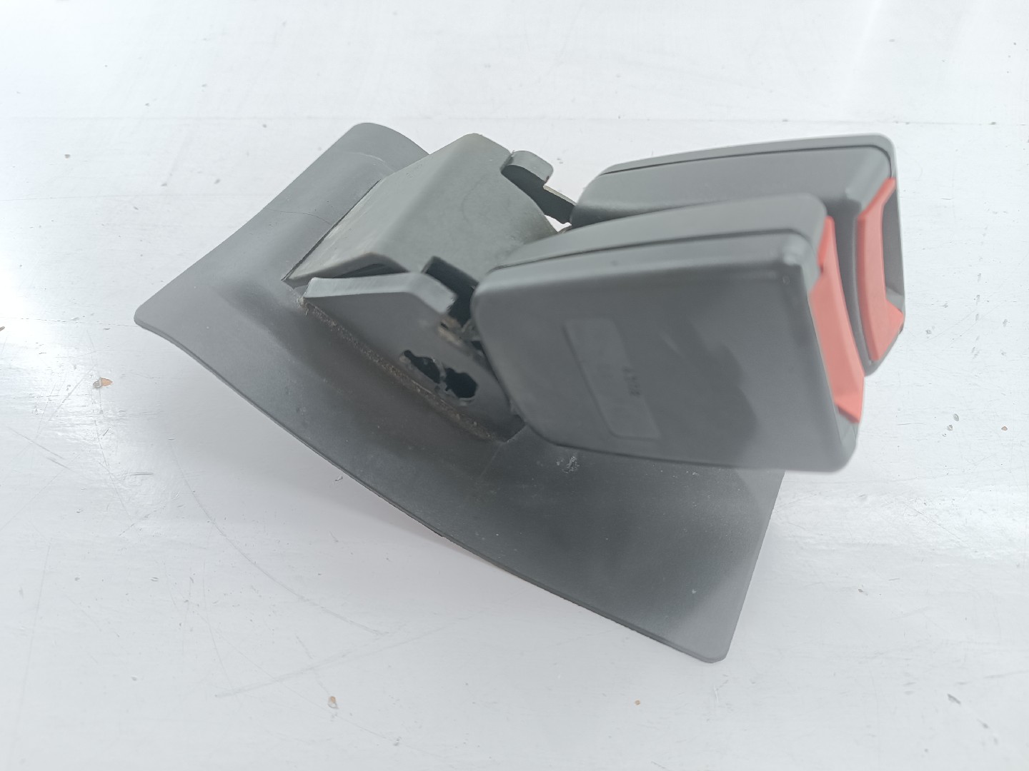 Encaixe cinto traseiro MINI MINI (R50, R53) | 01 - 06 Imagem-1