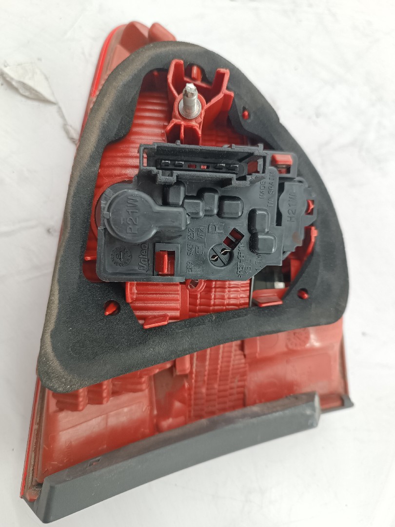 Farolim da Mala Direito SEAT EXEO ST (3R5) | 09 - 13 Imagem-1