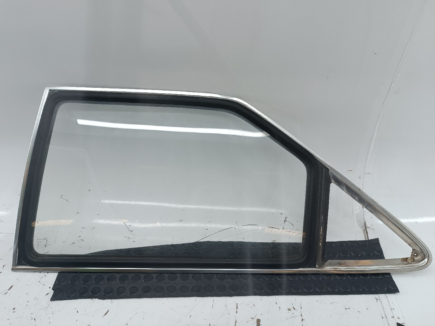Vidro Porta Tras Esquerdo OPEL KADETT D (31_-34_, 41_-44_) | 79 - 84