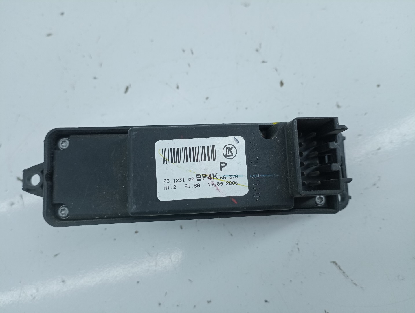 Comutador de vidro frente direito MAZDA 3 (BK) | 03 - 09 Imagem-2