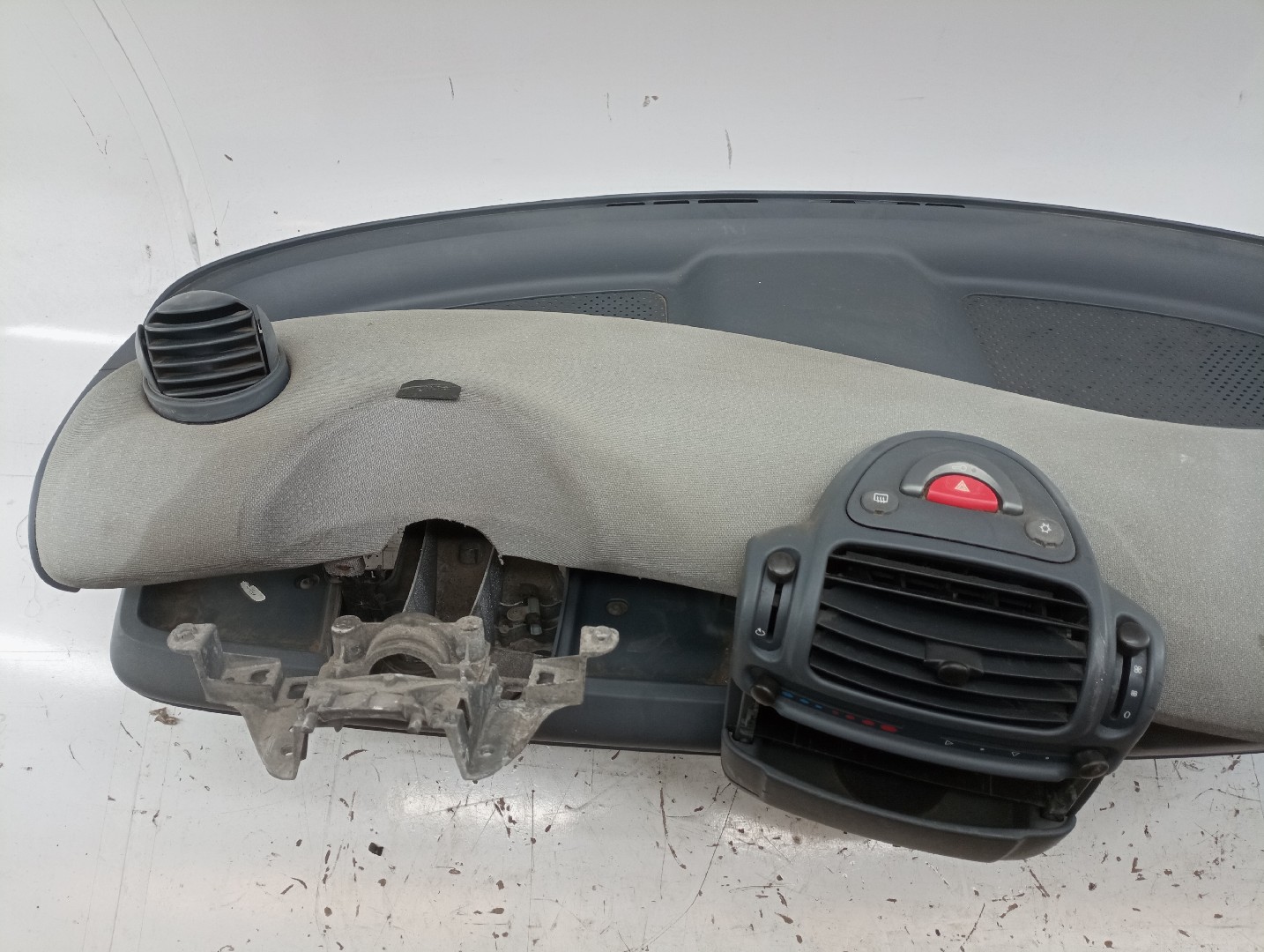 Tablero de instrumentos SMART FORTWO Coupé (450) | 04 - 07 Imagem-9