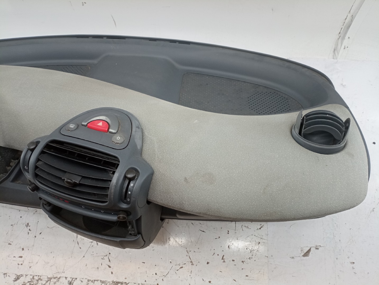 Tablero de instrumentos SMART FORTWO Coupé (450) | 04 - 07 Imagem-10