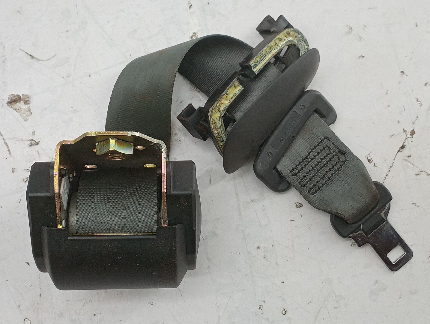 Cinto traseiro central RENAULT LAGUNA II (BG0/1_) | 01 - 07